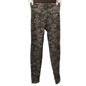 Women’s best camouflage print athletic leggings